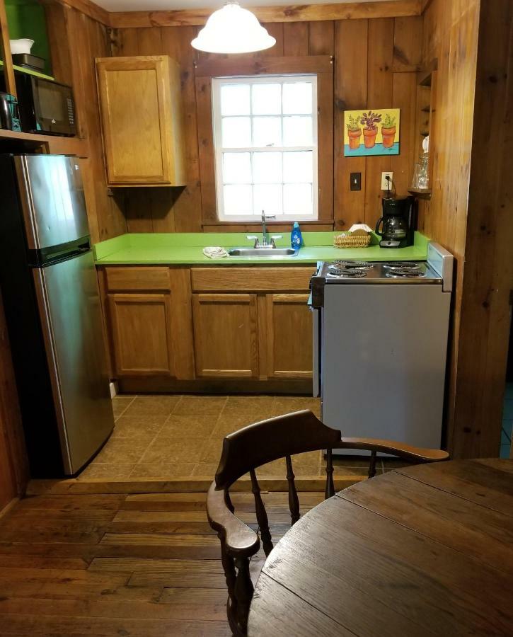 The Cabins At Healing Springs Crumpler Exterior photo